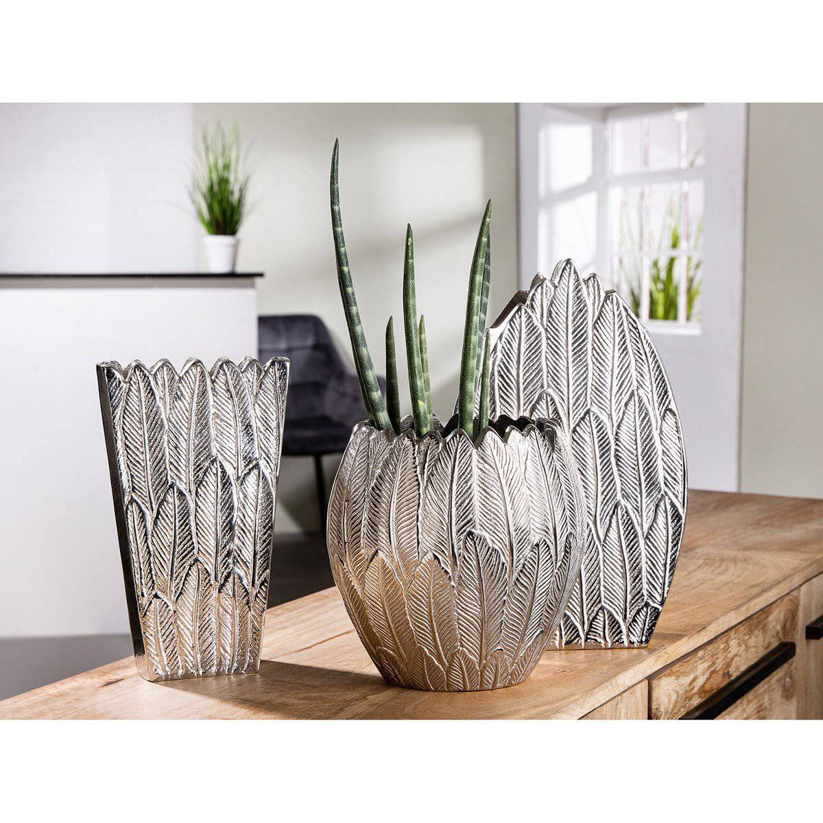 Vase, Tischvase, Blumenvase FEDER aus Aluminium - HOLE-X-WORLD