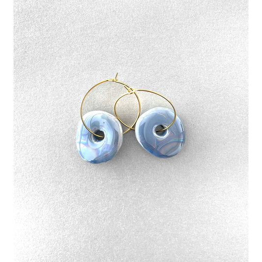 Ohrringe aus Keramik handgefertigt - 24K vergoldet hoops Blaue reifen - bleibt ein Leben lang schön.