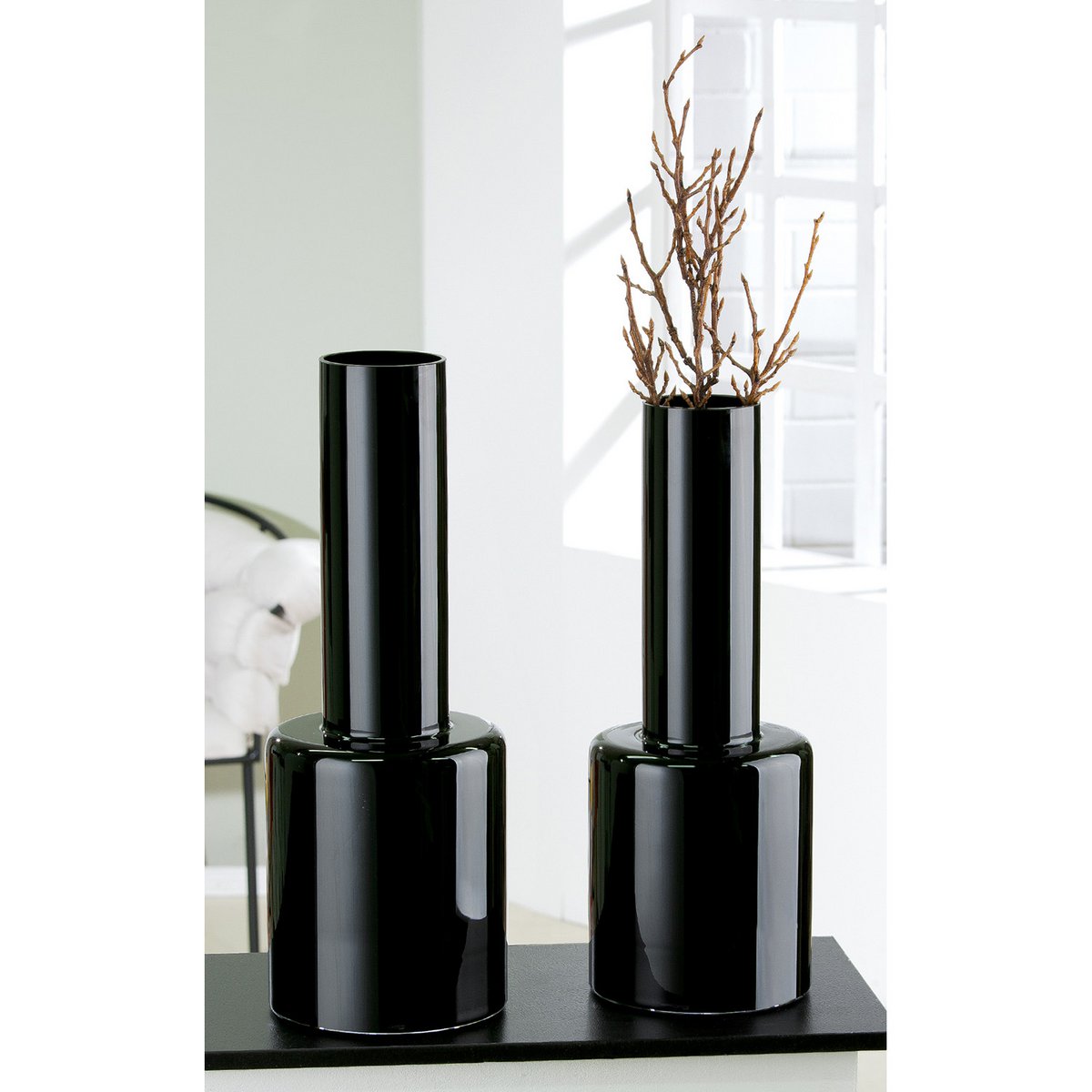 Vase, Bodenvase, Blumenvase LEXUS in schwarz aus hochwertigem Glas, Handarbeit