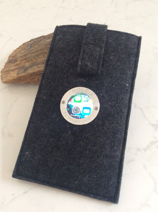 HOLE-X HOTEL Handyhülle universal Filz schwarz Bringe Deine Tasche zum Leuchten mit Deinem Smartphone Smartphonetasche Bullauge Innovation