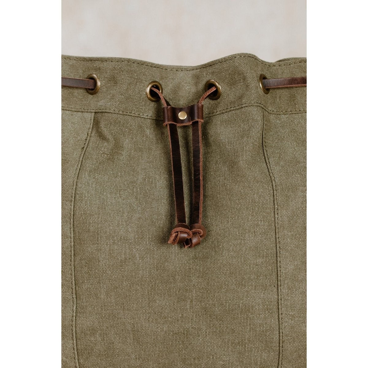 NORDLICHT Beuteltasche JANNA Tasche aus Segeltuch 2 in 1 Rucksack und Umhängetasche grün