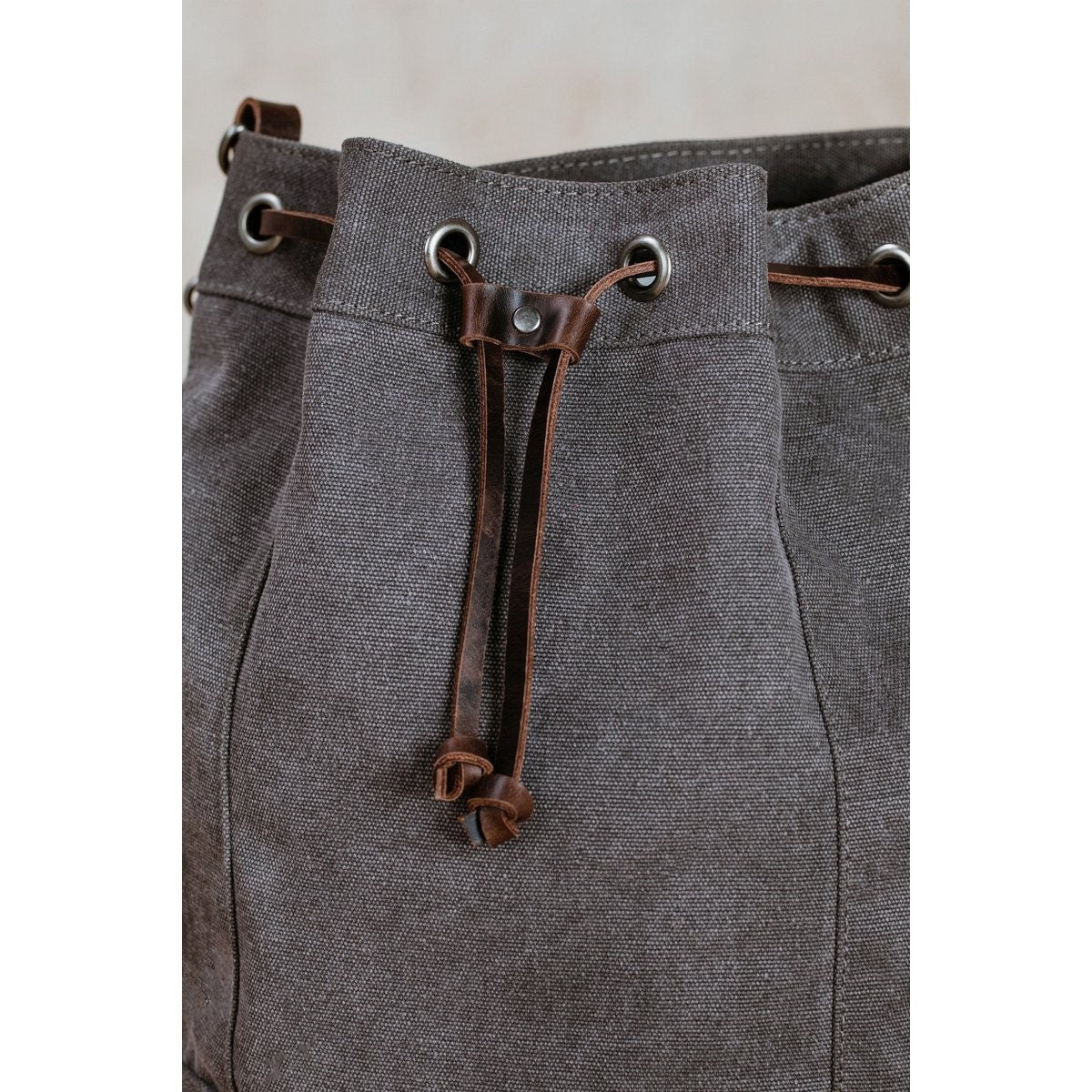 NORDLICHT Beuteltasche JANNA Tasche aus Segeltuch 2 in 1 Rucksack und Umhängetasche grau