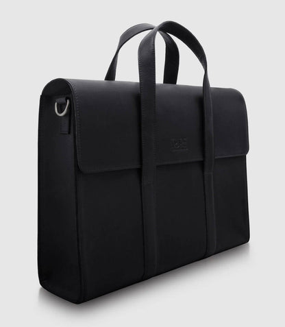 Aktentasche LESATH Midnight Black aus gegerbtem Rindsleder mit Innenfutter aus Leder von PURE Leder-Studio München - HOLE-X